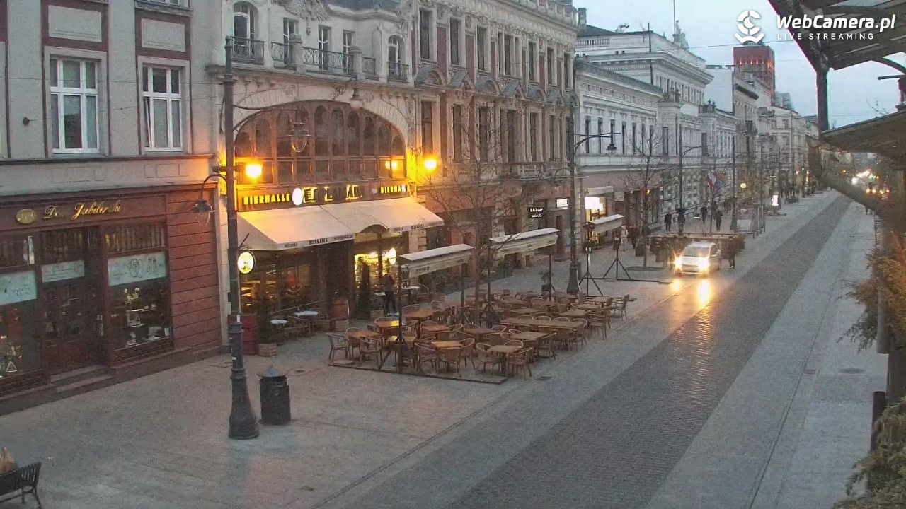 ŁÓDŹ - widok na Ulicę Piotrkowską - 13 kwiecień 2026, 19:43