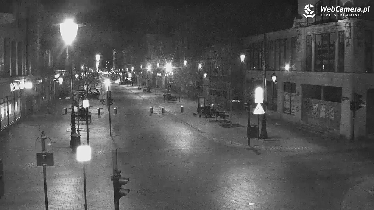 ŁÓDŹ - widok na Ulicę Piotrkowską - 14 kwiecień 2026, 00:40