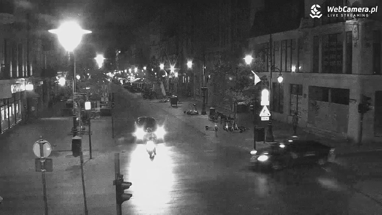 ŁÓDŹ - widok na Ulicę Piotrkowską - 15 maj 2025, 22:09