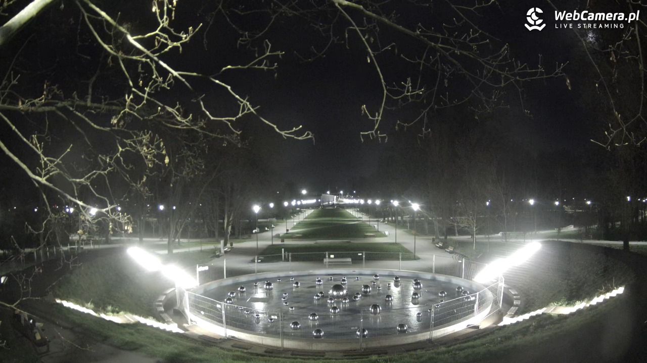 Lublin - widok na Park Ludowy - 14 kwiecień 2025, 00:13