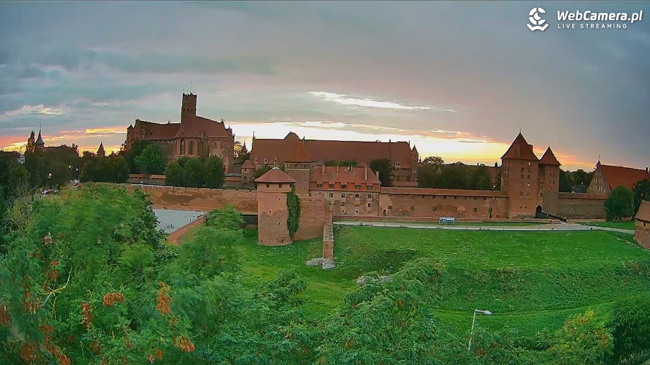 Malbork - widok na Zamek Krzyżacki - 20 wresień 2026, 18:52