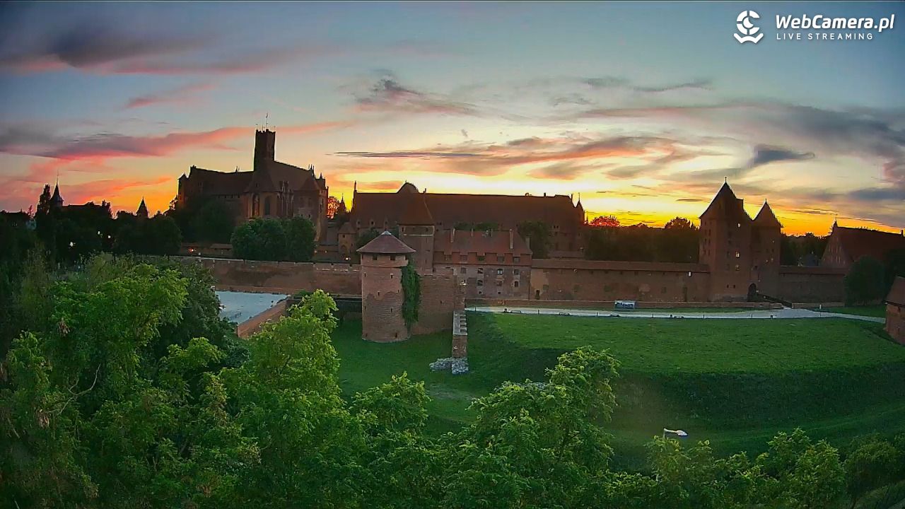 Malbork - widok na Zamek Krzyżacki - 22 czerwiec 2026, 21:46