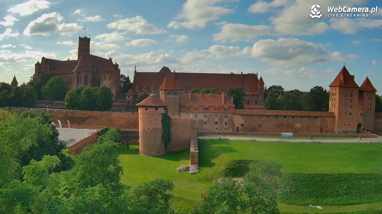 Malbork - widok na Zamek Krzyżacki - 01 wresień 2025, 16:30