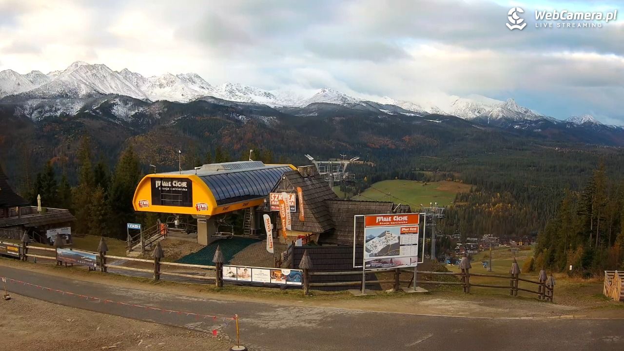 Małe Ciche - widok na parking - 26 październik 2025, 07:08