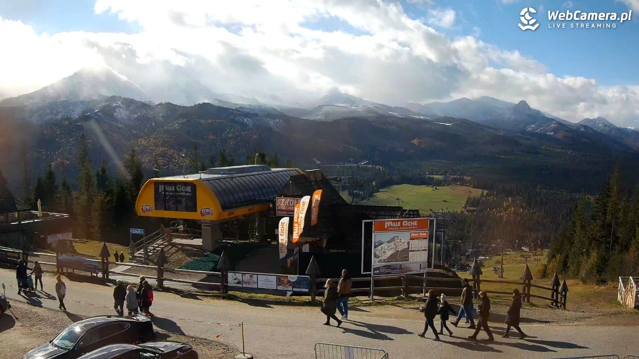 Małe Ciche - widok na parking - 25 październik 2025, 12:21