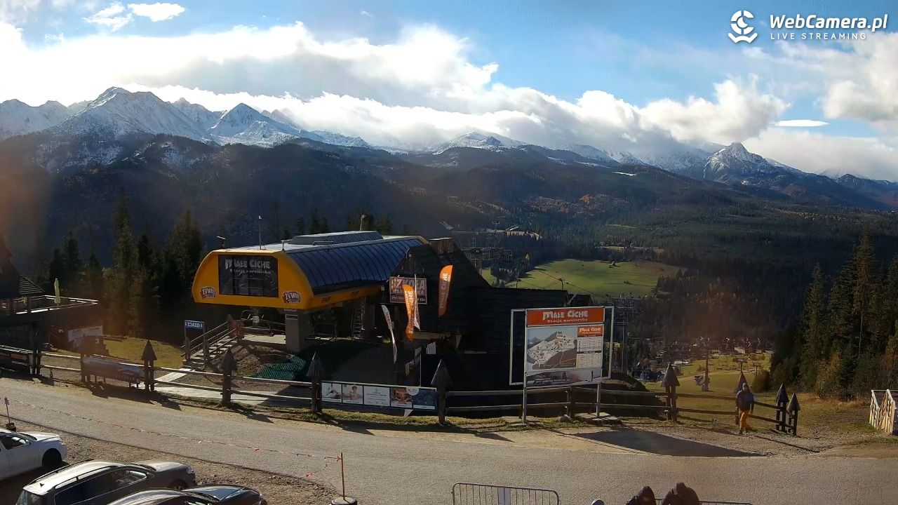 Małe Ciche - widok na parking - 26 październik 2025, 11:48