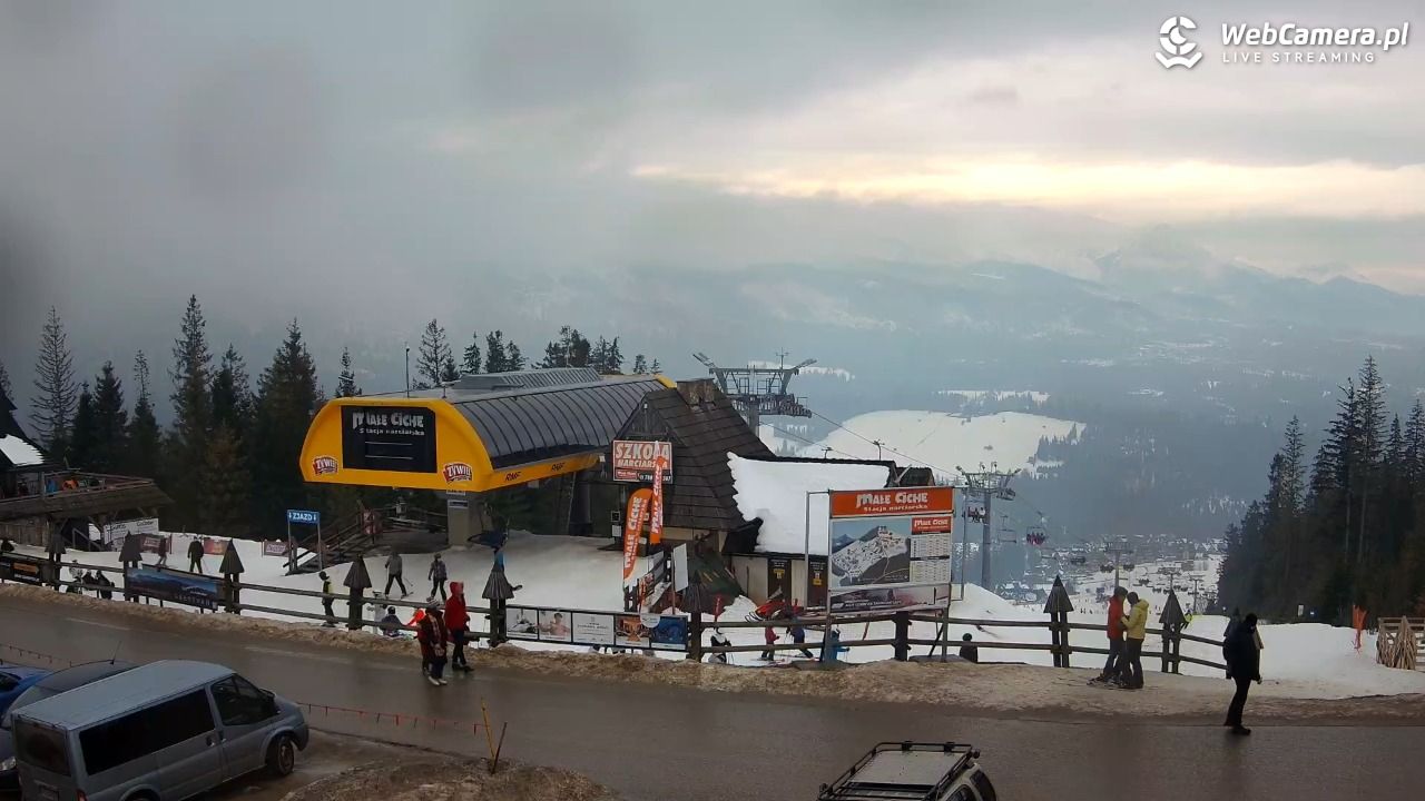 Małe Ciche - widok na parking - 26 styczeń 2026, 13:53
