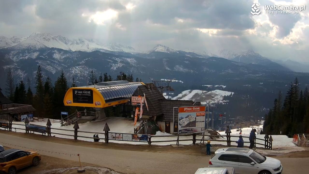 Małe Ciche - widok na parking - 11 marzec 2026, 14:03