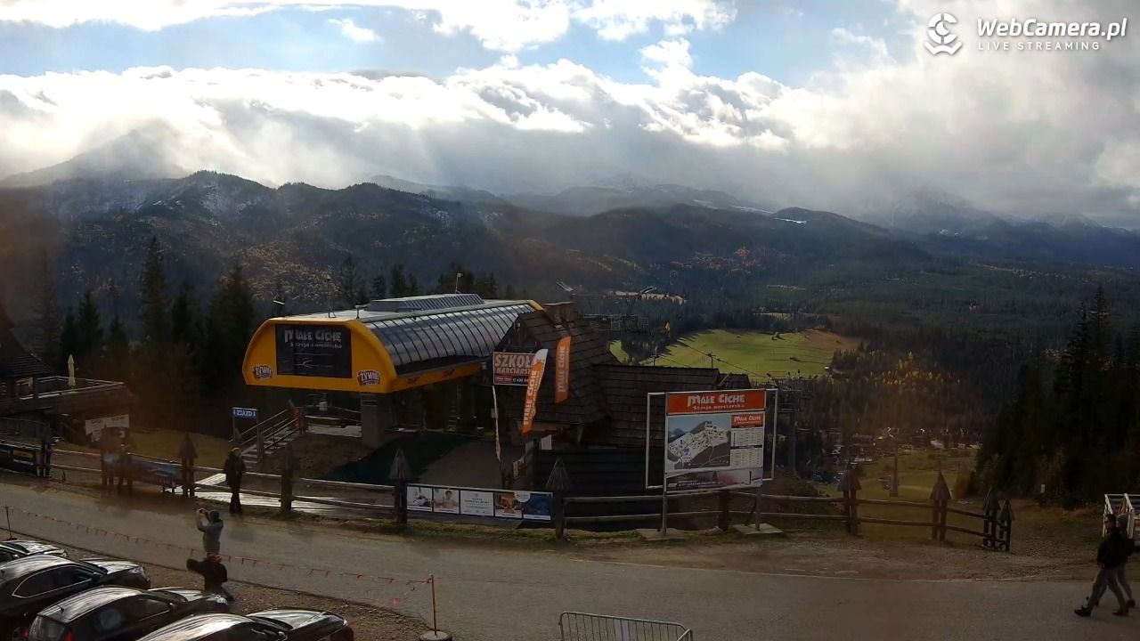 Małe Ciche - widok na parking - 25 październik 2025, 13:46