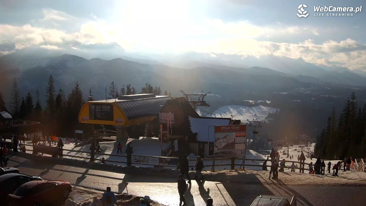 Małe Ciche - widok na parking - 27 styczeń 2026, 14:33