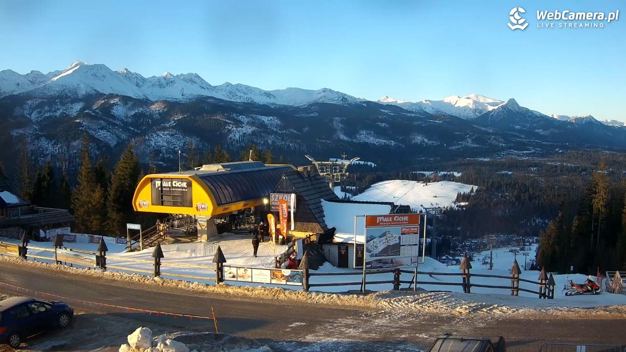 Małe Ciche - widok na parking - 27 styczeń 2026, 07:59