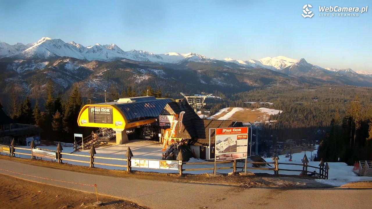 Małe Ciche - widok na parking - 14 marzec 2026, 06:35