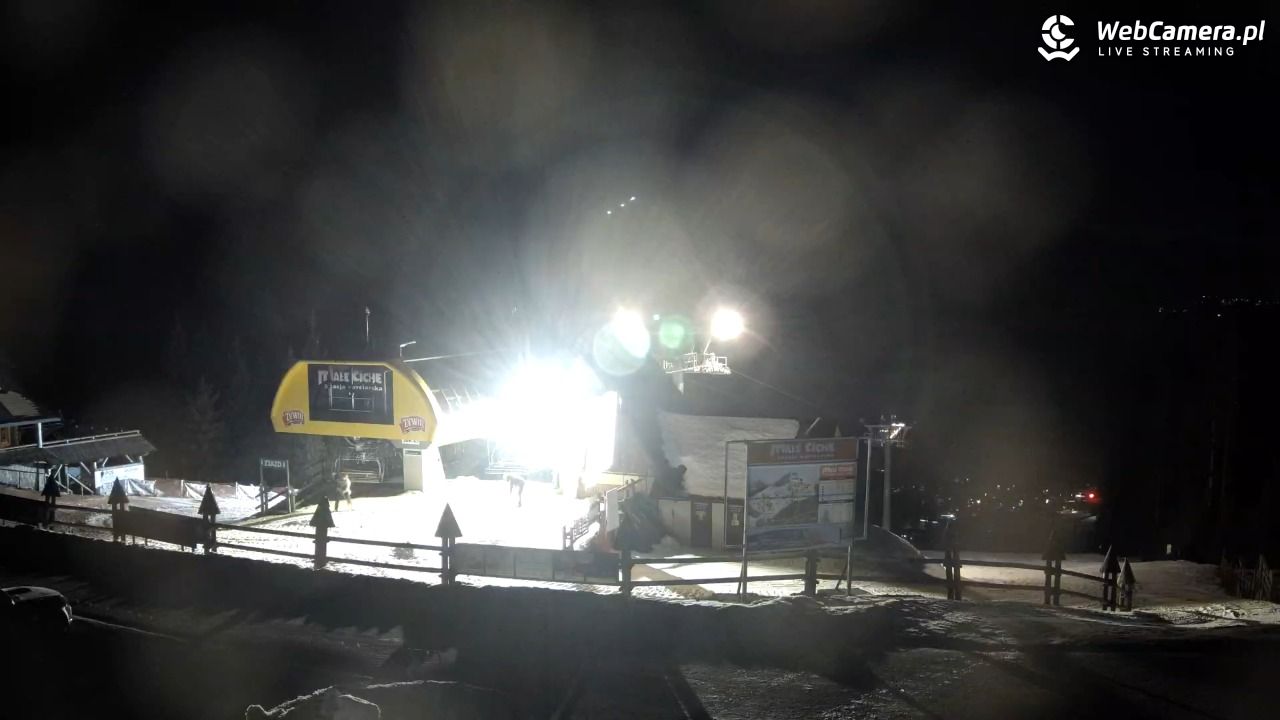 Małe Ciche - widok na parking - 27 styczeń 2026, 21:41