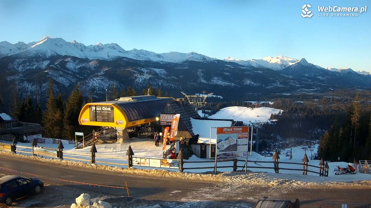 Małe Ciche - widok na parking - 27 styczeń 2026, 07:57
