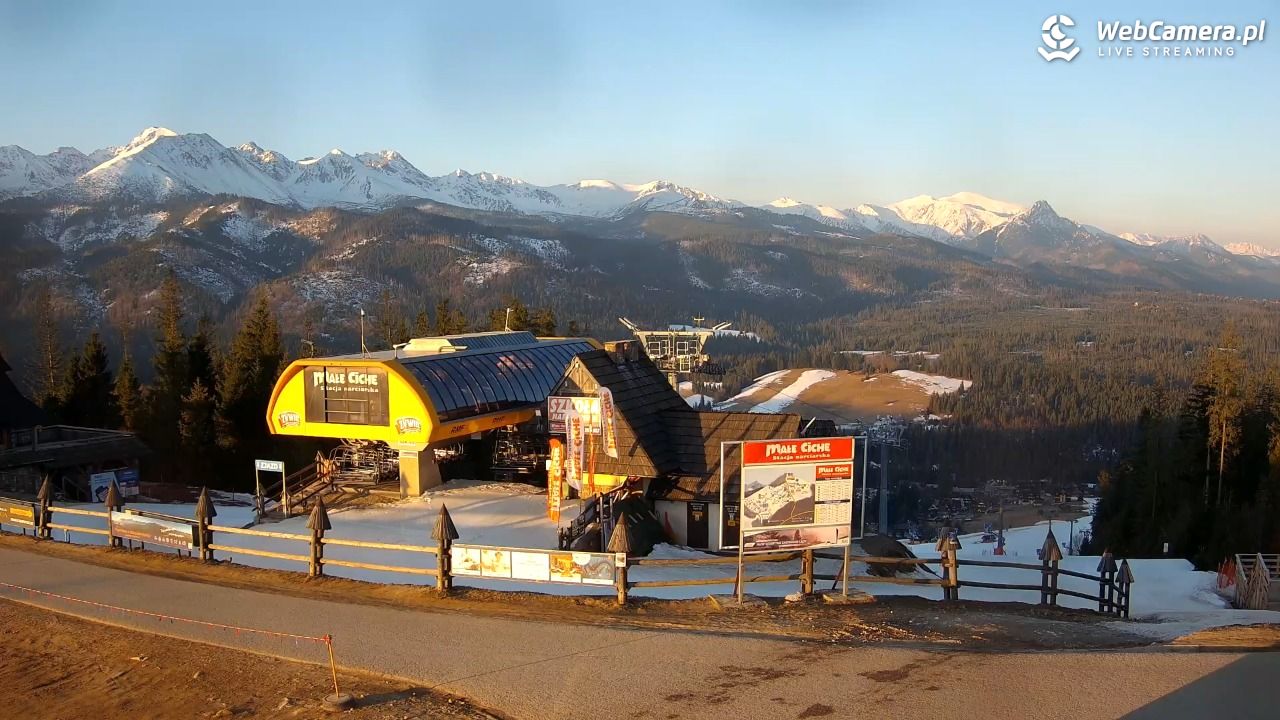 Małe Ciche - widok na parking - 15 marzec 2026, 06:29