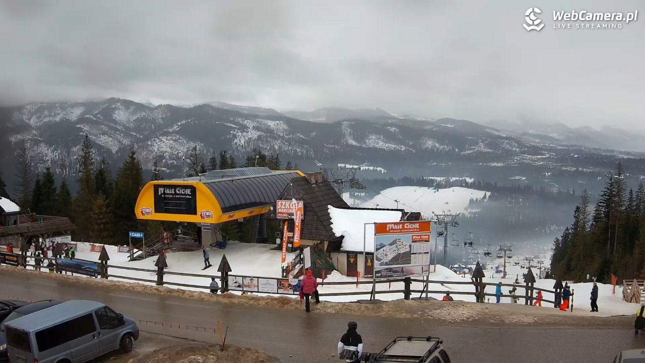 Małe Ciche - widok na parking - 26 styczeń 2026, 10:25