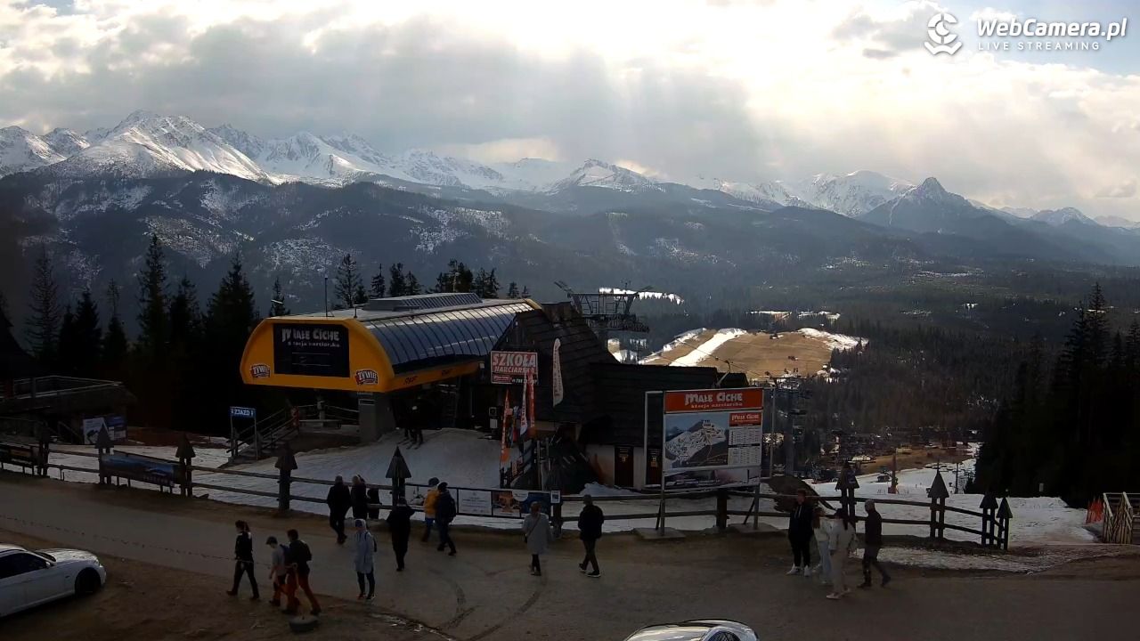 Małe Ciche - widok na parking - 15 marzec 2026, 14:10