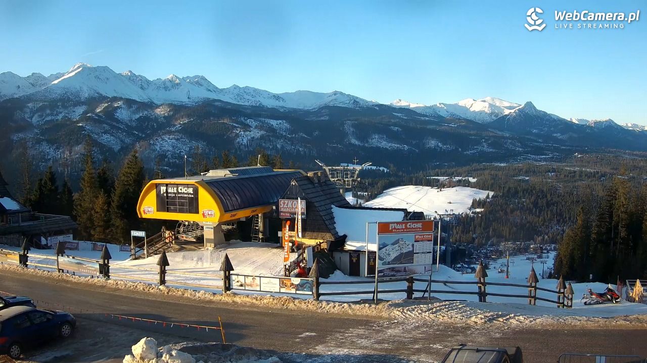 Małe Ciche - widok na parking - 27 styczeń 2026, 08:08