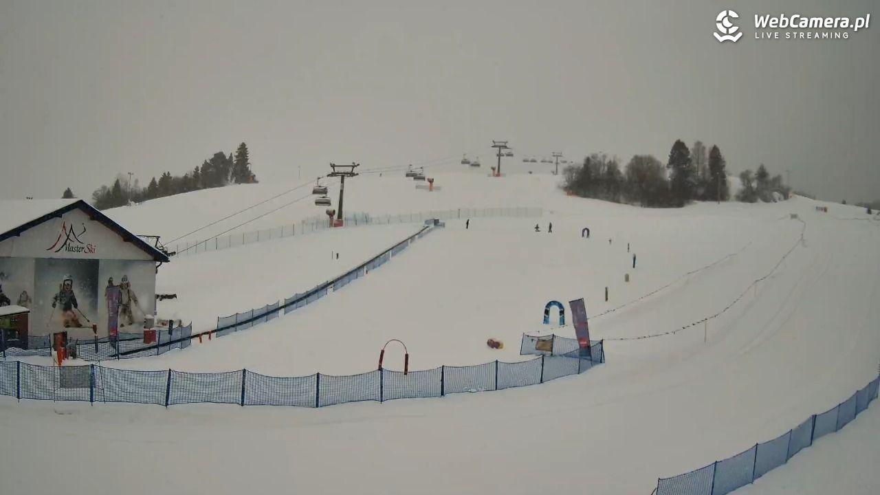 Master Ski - widok na wyciąg taśmowy NOWOŚĆ - 11 styczeń 2026, 08:19