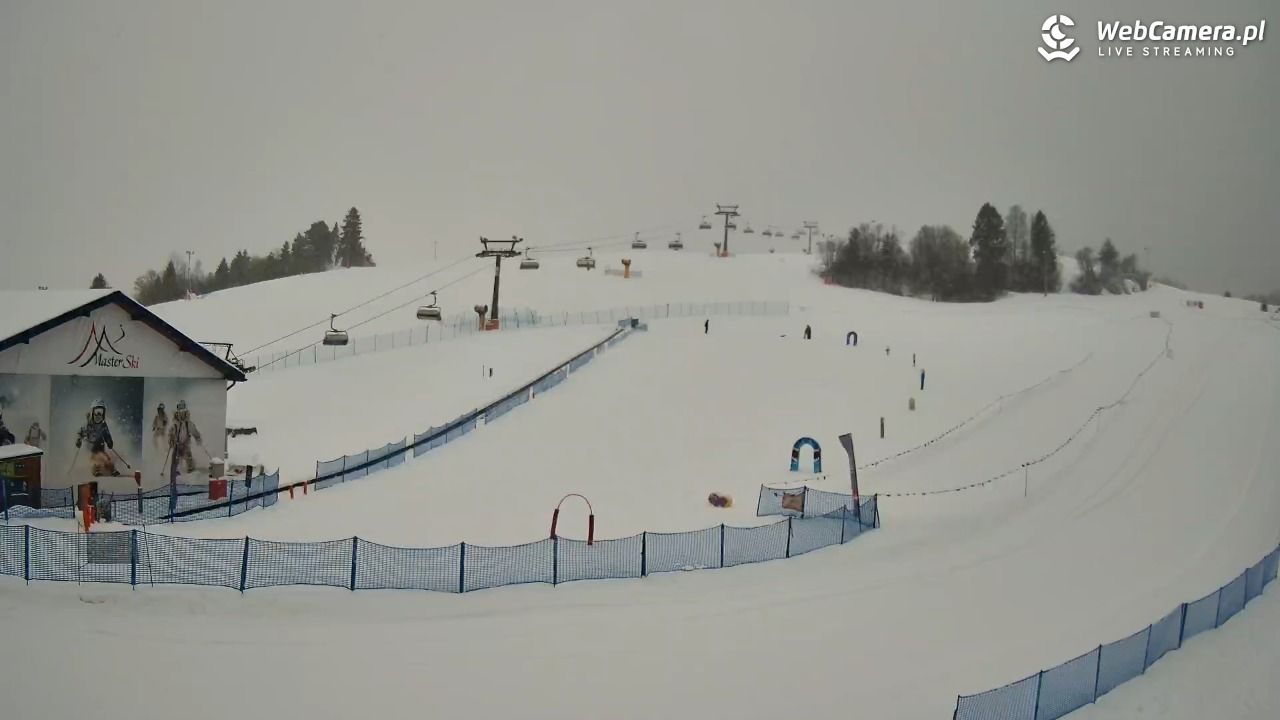 Master Ski - widok na wyciąg taśmowy NOWOŚĆ - 11 styczeń 2026, 08:22