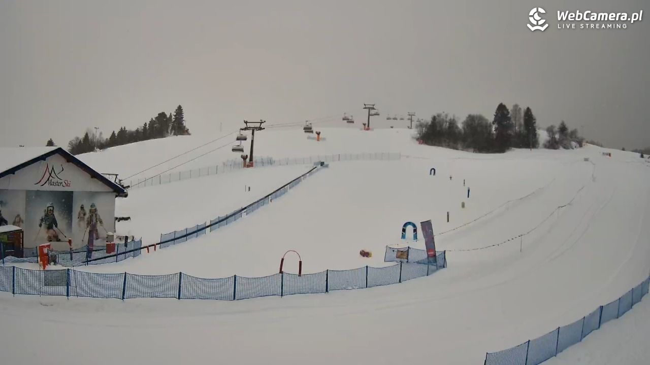 Master Ski - widok na wyciąg taśmowy NOWOŚĆ - 11 styczeń 2026, 07:46