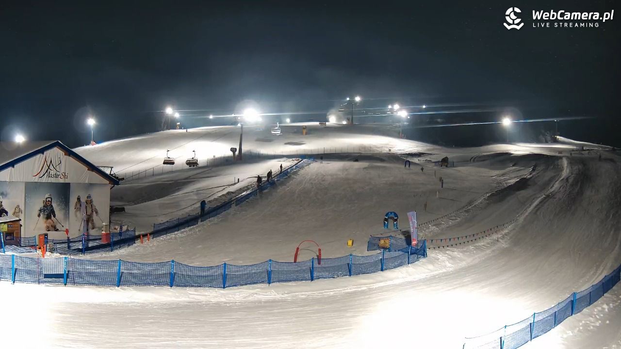 Master Ski - widok na wyciąg taśmowy NOWOŚĆ - 09 styczeń 2026, 17:11