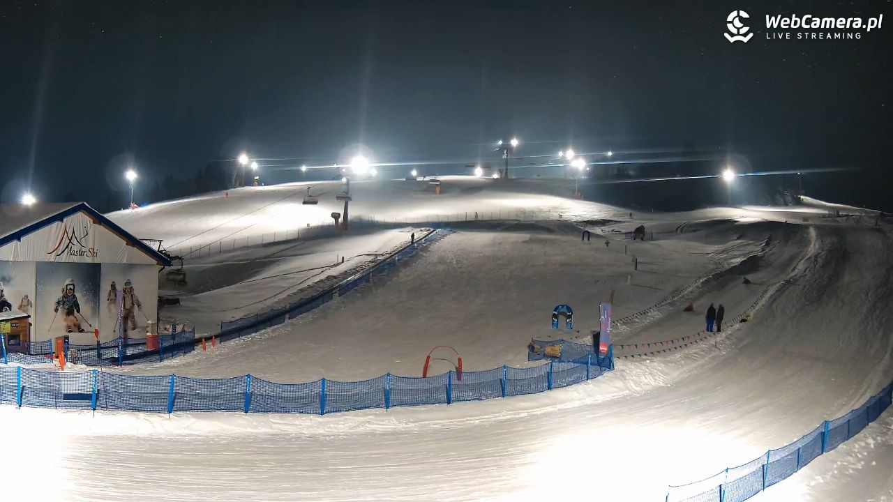 Master Ski - widok na wyciąg taśmowy NOWOŚĆ - 09 styczeń 2026, 19:31