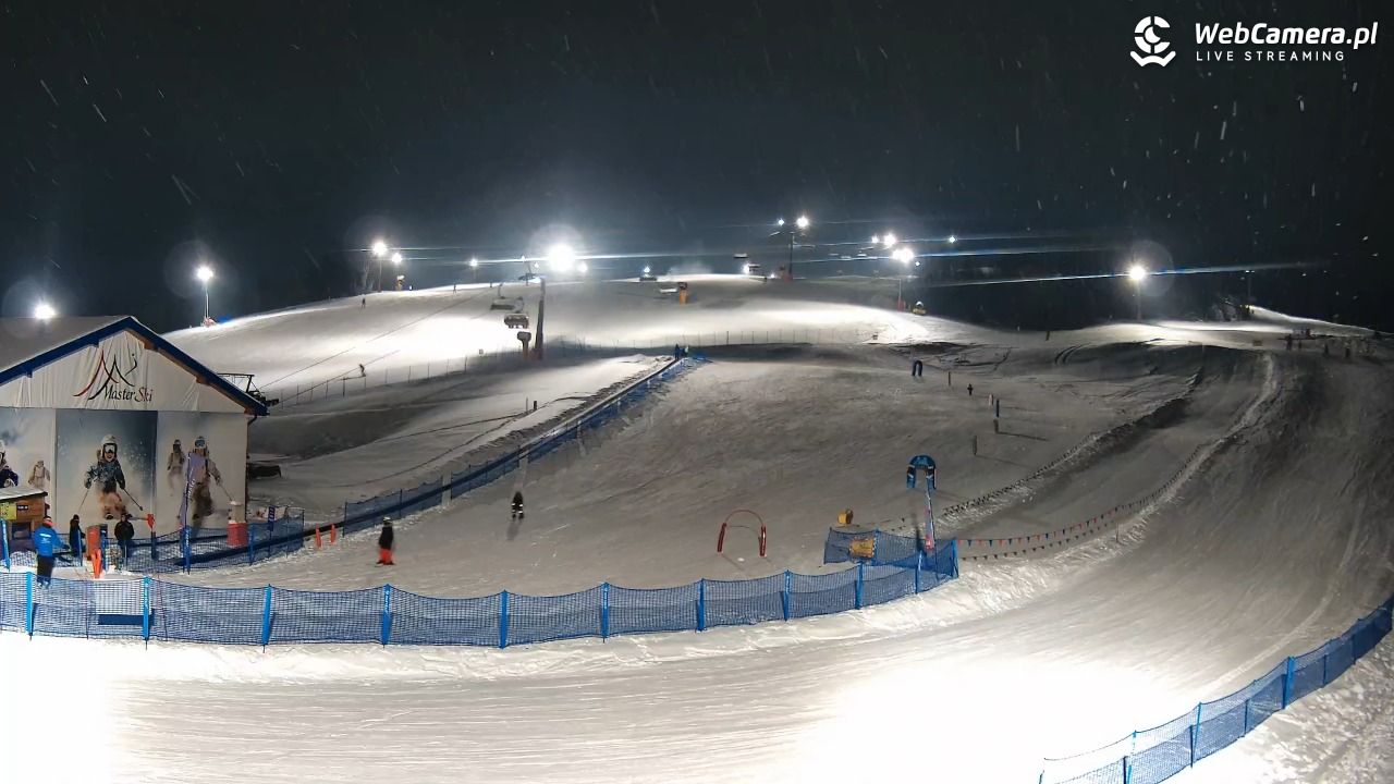 Master Ski - widok na wyciąg taśmowy NOWOŚĆ - 10 styczeń 2026, 19:42