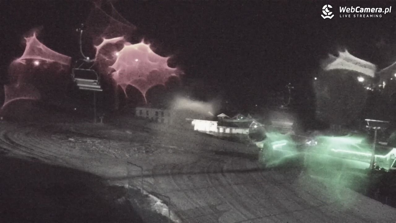 Meander - widok na stok i termy Oravice - 23 luty 2026, 22:47