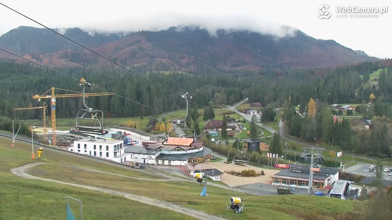 Meander - widok na stok i termy Oravice - 29 październik 2025, 08:28