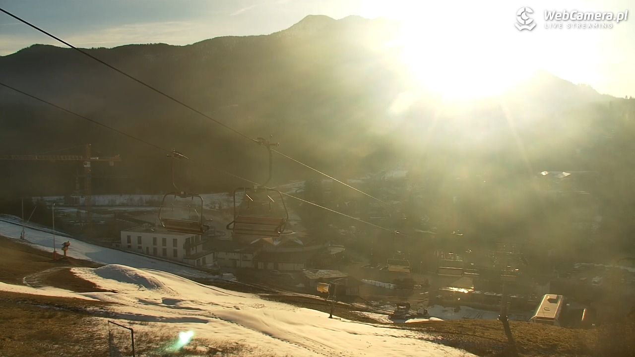 Meander - widok na stok i termy Oravice - 15 grudzień 2025, 14:24