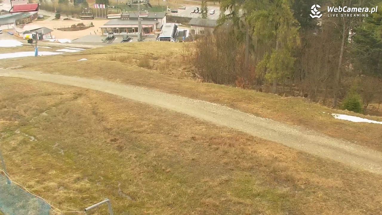 Meander - widok na stok i termy Oravice - 15 kwiecień 2026, 09:18