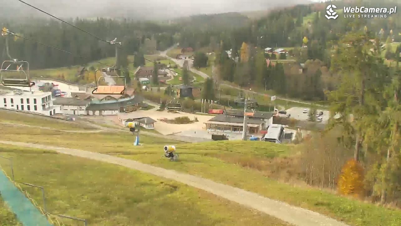 Meander - widok na stok i termy Oravice - 27 październik 2025, 09:02
