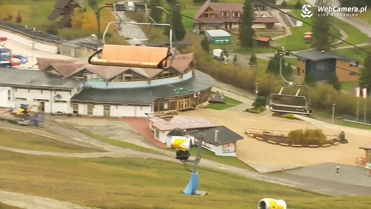 Meander - widok na stok i termy Oravice - 28 październik 2025, 09:56