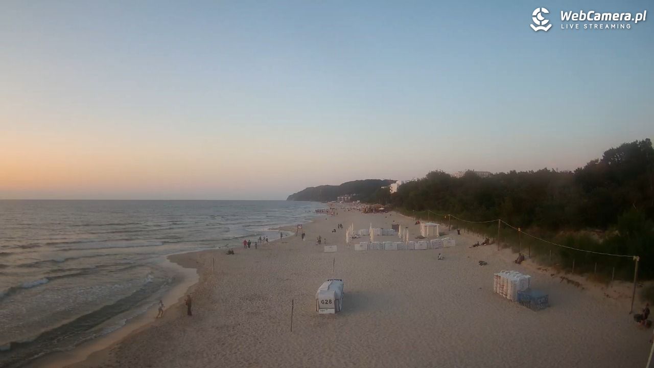 Międzyzdroje - widok na wschodnią stronę plaży - 13 lipiec 2026, 21:19