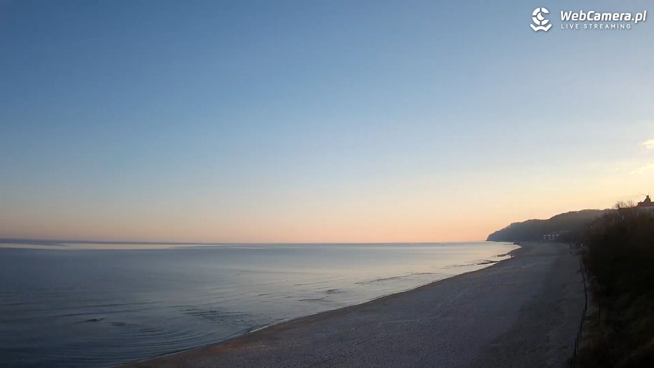 Międzyzdroje - widok na wschodnią stronę plaży - 02 kwiecień 2026, 07:25