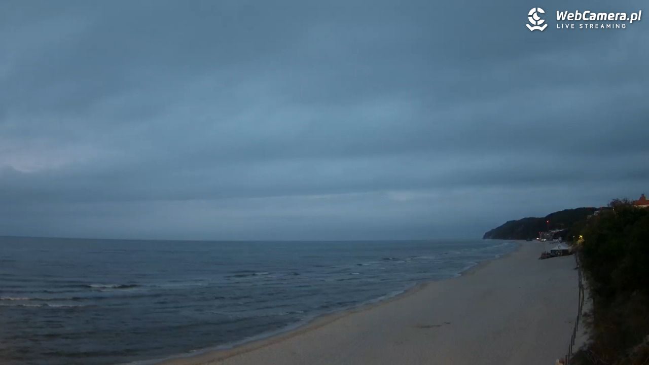 Międzyzdroje - widok na wschodnią stronę plaży - 14 maj 2025, 21:25