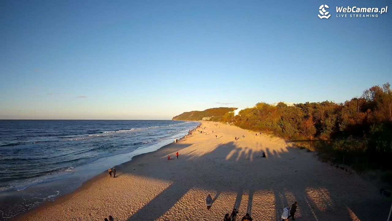 Międzyzdroje - widok na wschodnią stronę plaży - 19 październik 2026, 15:15