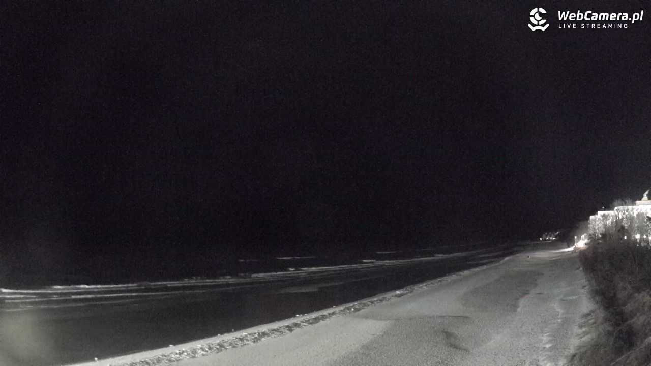 Międzyzdroje - widok na wschodnią stronę plaży - 14 luty 2026, 22:28