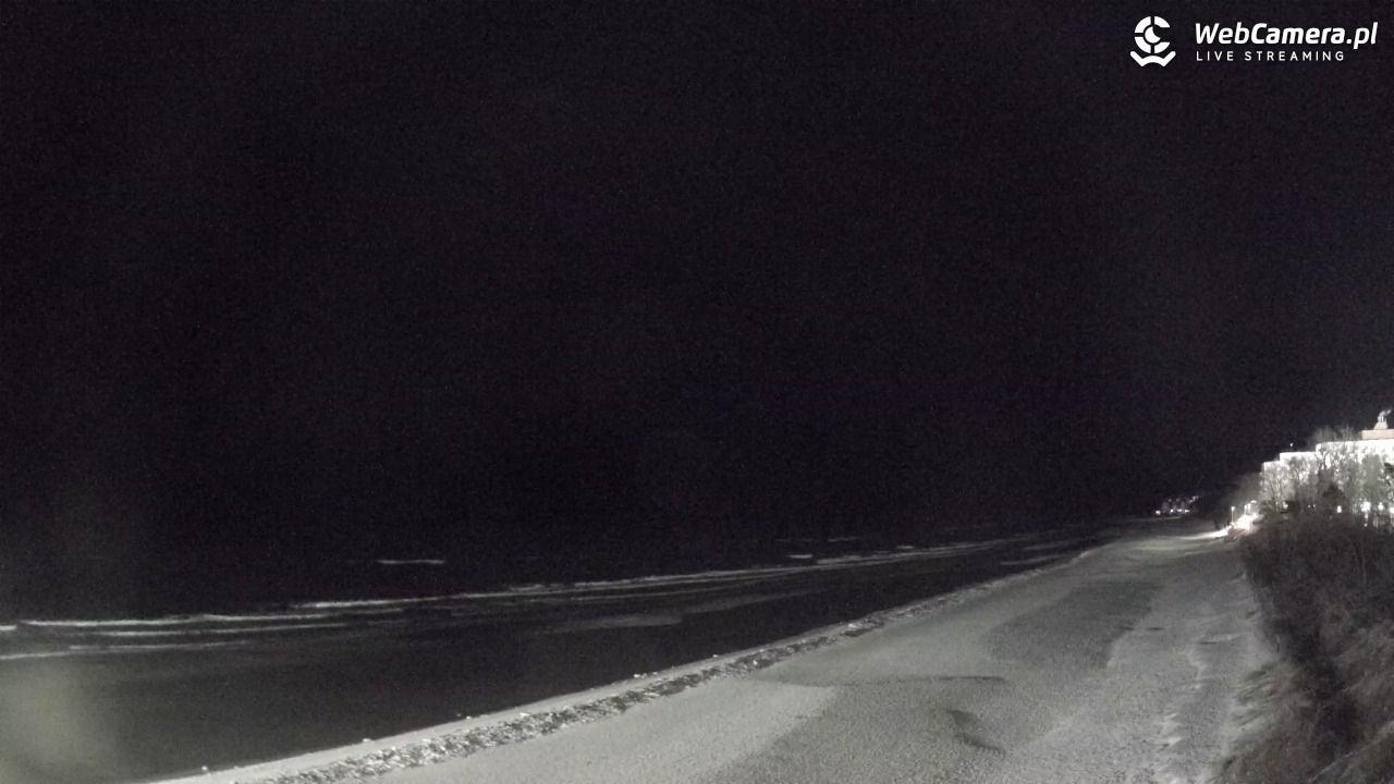 Międzyzdroje - widok na wschodnią stronę plaży - 14 luty 2026, 22:47