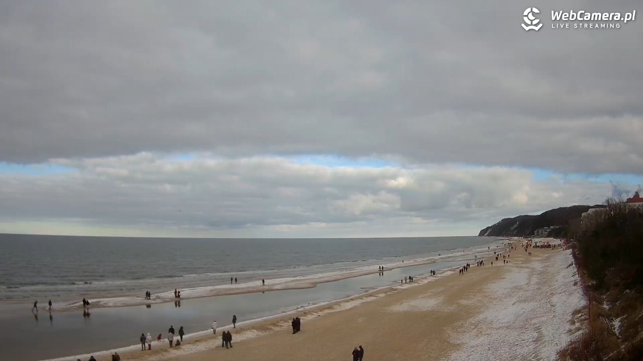Międzyzdroje - widok na wschodnią stronę plaży - 15 luty 2026, 13:00