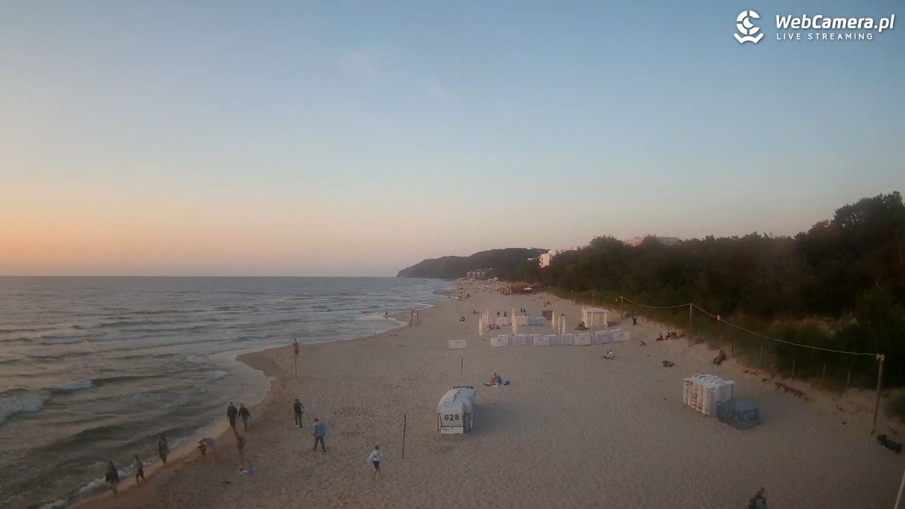 Międzyzdroje - widok na wschodnią stronę plaży - 13 lipiec 2026, 21:11
