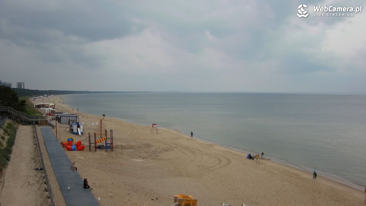Międzyzdroje - widok na plażę - 10 czerwiec 2025, 15:49