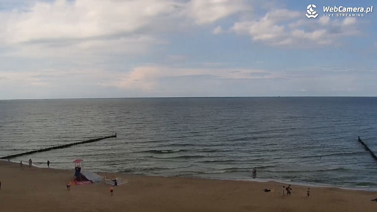 MIELNO - widok na plażę - 01 sierpień 2025, 14:30