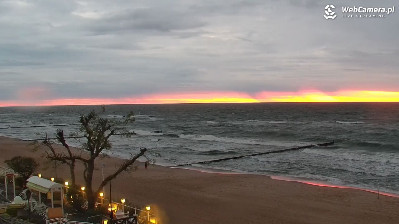 MIELNO - widok na plażę - 16 maj 2025, 21:11