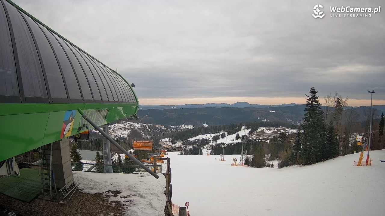 Słotwiny Arena - widok z górnej stacji - 05 grudzień 2025, 12:33