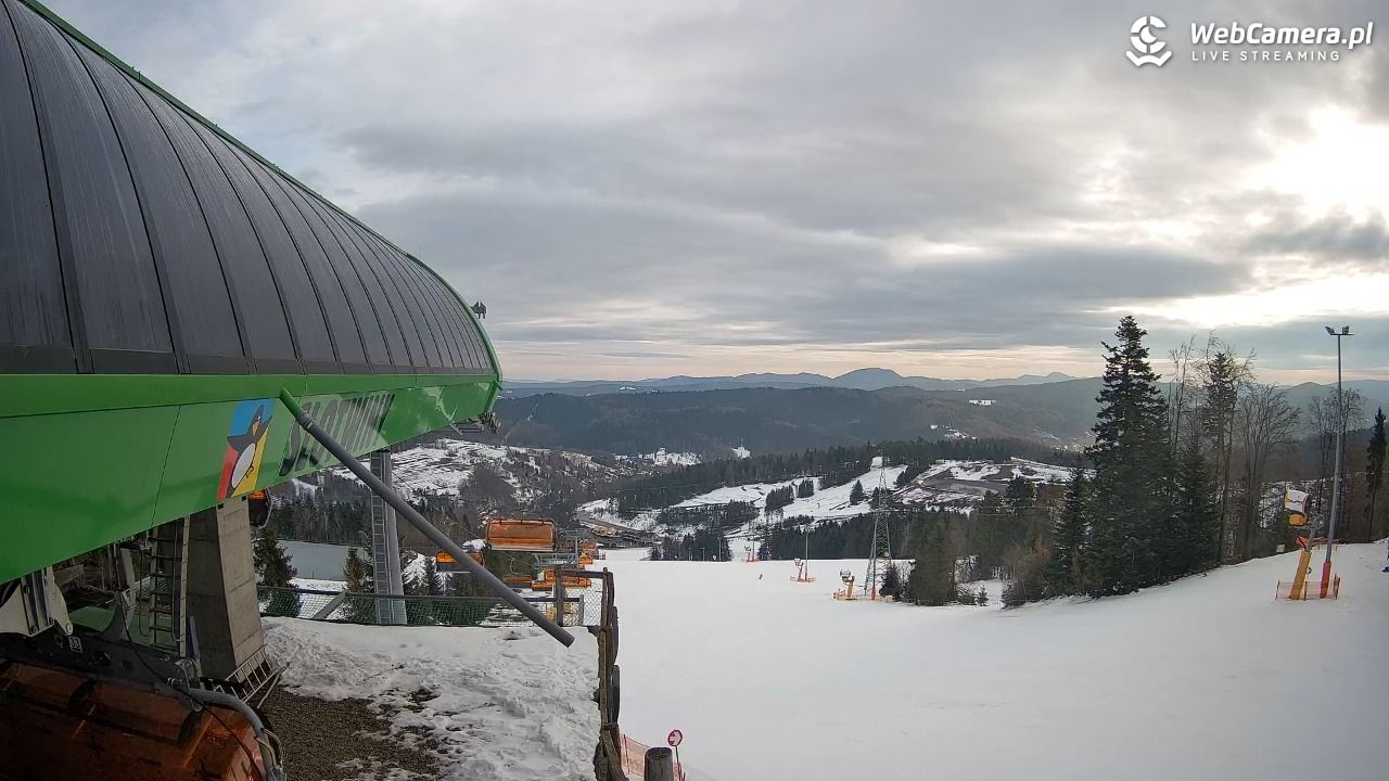 Słotwiny Arena - widok z górnej stacji - 05 grudzień 2025, 08:35