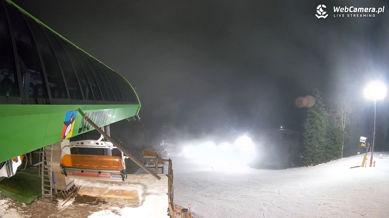 Słotwiny Arena - widok z górnej stacji - 01 grudzień 2025, 18:47