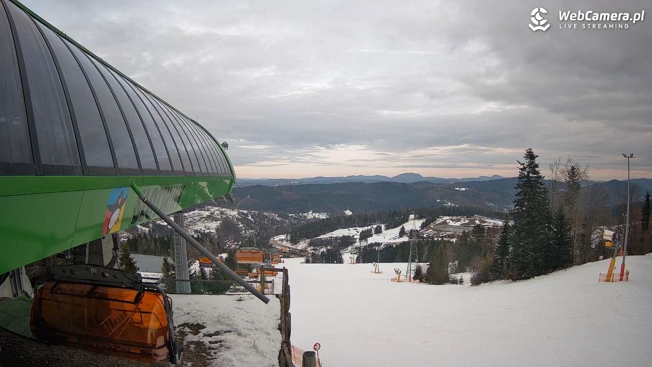 Słotwiny Arena - widok z górnej stacji - 05 grudzień 2025, 14:02