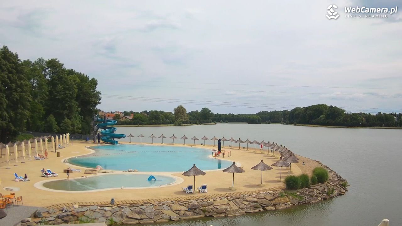 Molo Resort w Osieku - widok na basen kąpielowy - 07 lipiec 2026, 12:18